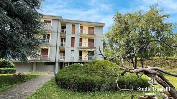 appartamento in vendita a Verano Brianza