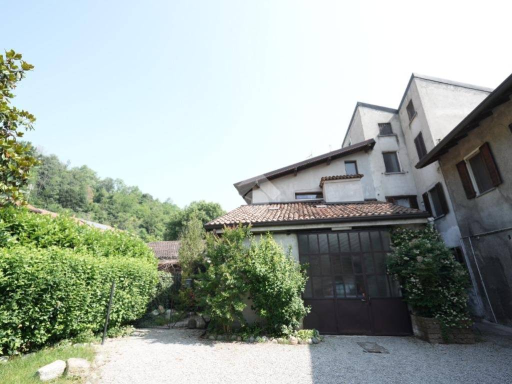 casa indipendente in vendita a Verano Brianza