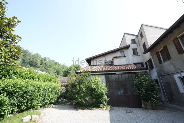 casa indipendente in vendita a Verano Brianza