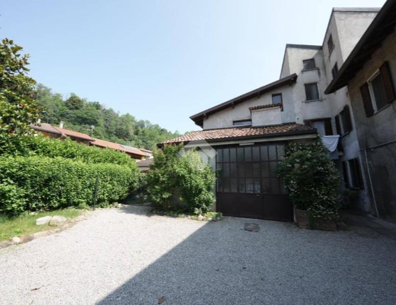 casa indipendente in vendita a Verano Brianza