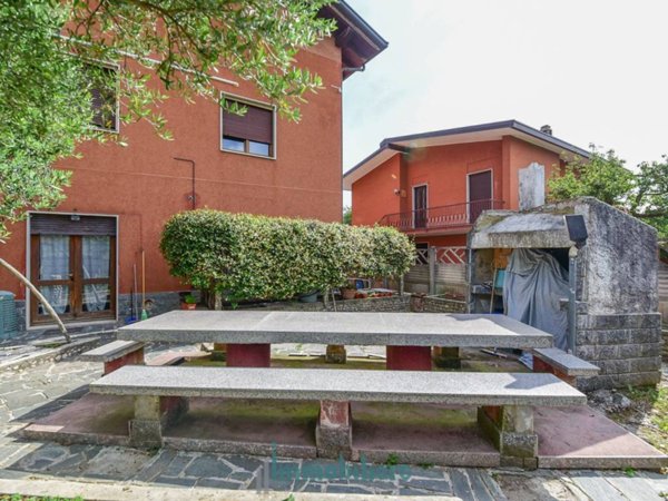 appartamento in vendita a Verano Brianza