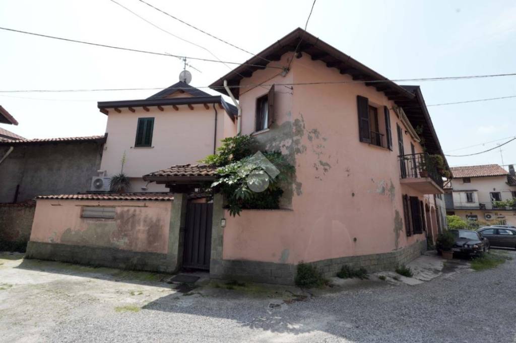 casa indipendente in vendita a Verano Brianza