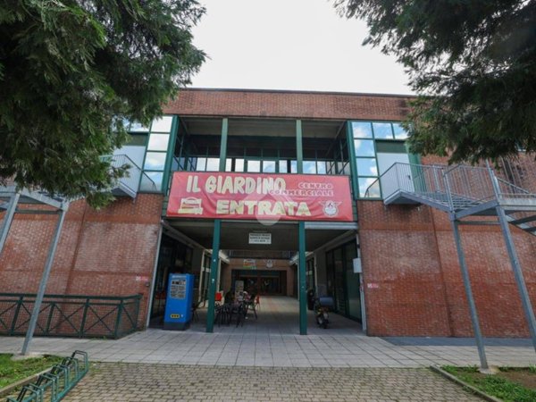 ufficio in vendita a Verano Brianza