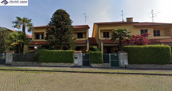 casa indipendente in vendita a Verano Brianza