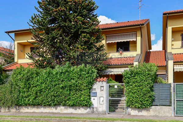casa indipendente in vendita a Verano Brianza