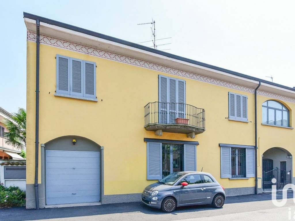 appartamento in vendita a Verano Brianza