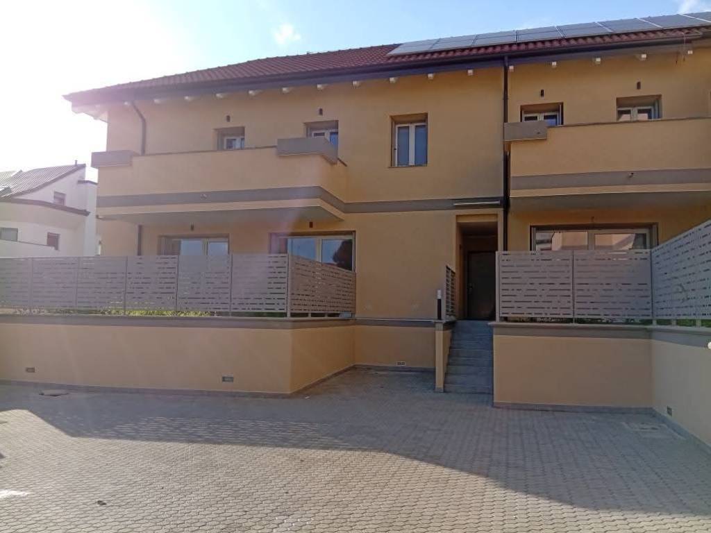 casa indipendente in vendita a Verano Brianza