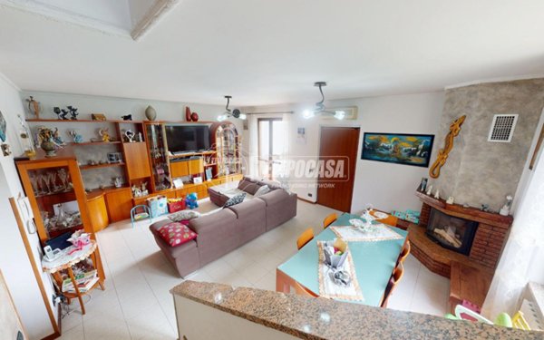 casa indipendente in vendita a Verano Brianza
