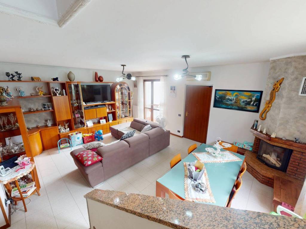 casa indipendente in vendita a Verano Brianza