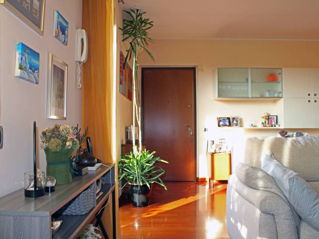 appartamento in vendita a Verano Brianza