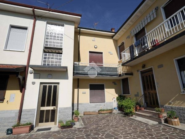 appartamento in vendita a Verano Brianza