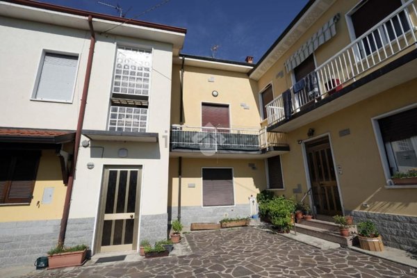 appartamento in vendita a Verano Brianza