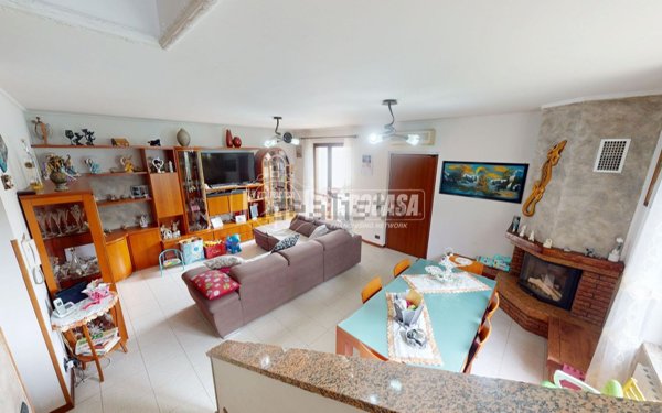 casa indipendente in vendita a Verano Brianza