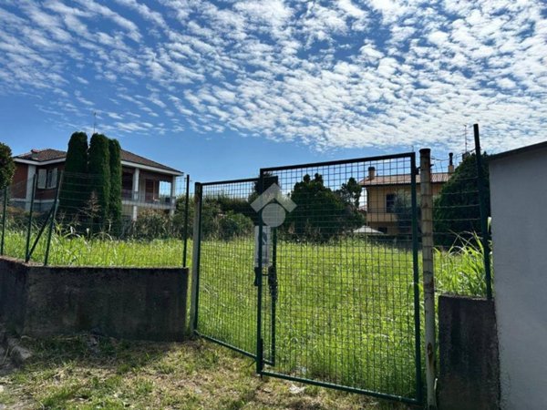 terreno edificabile in vendita a Verano Brianza