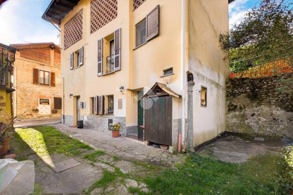 casa indipendente in vendita a Verano Brianza