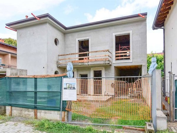 casa indipendente in vendita a Verano Brianza