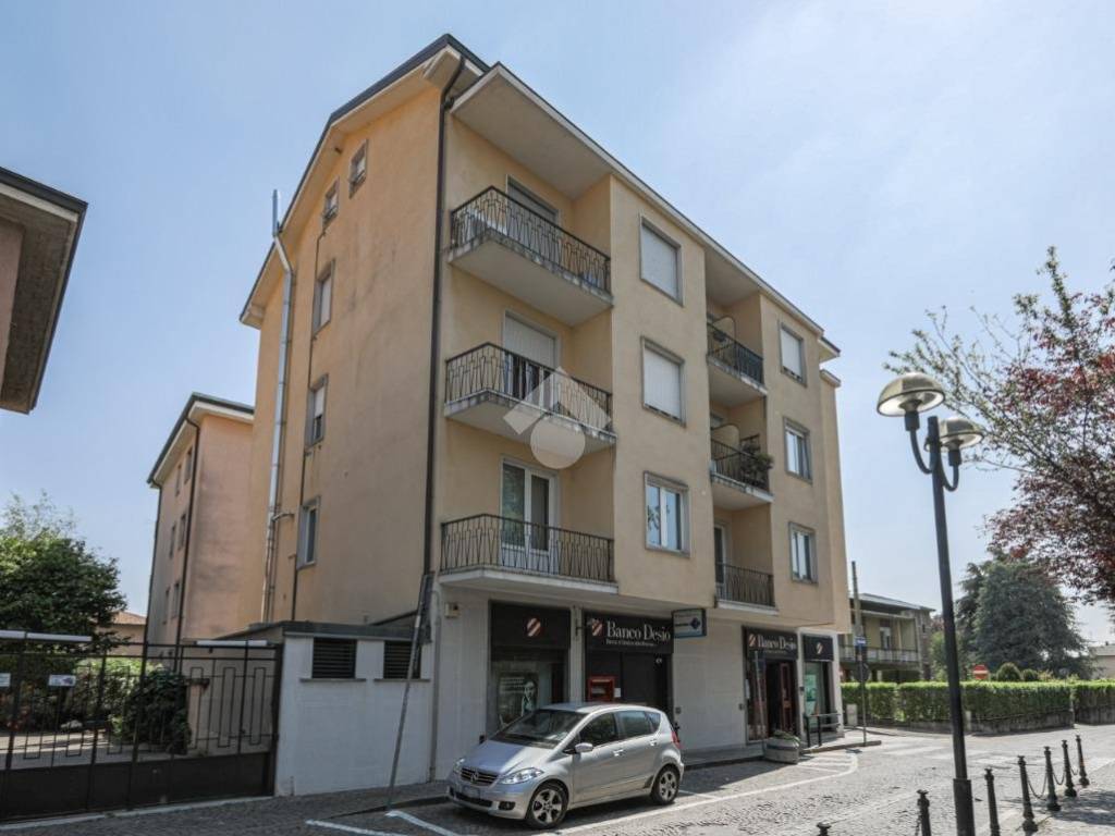 appartamento in vendita a Verano Brianza