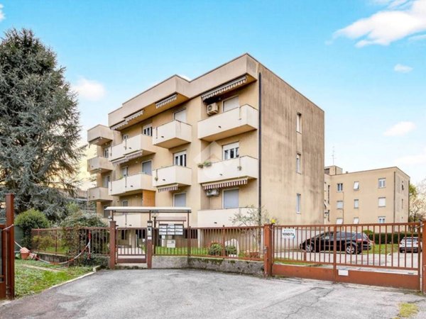 appartamento in vendita a Verano Brianza