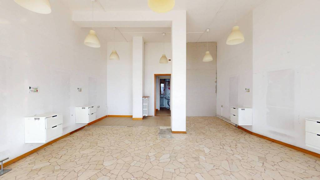 negozio in vendita a Verano Brianza