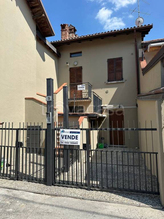 appartamento in vendita a Verano Brianza