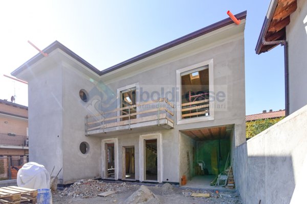 casa indipendente in vendita a Verano Brianza