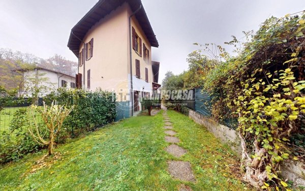 appartamento in vendita a Verano Brianza