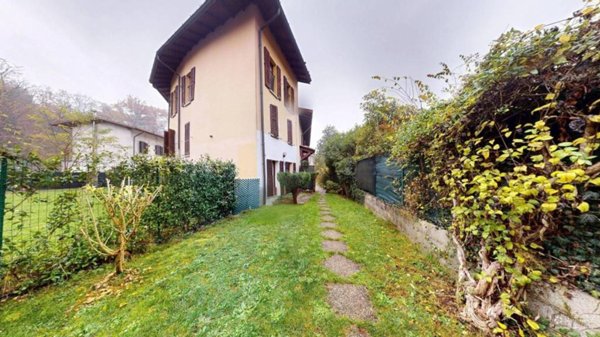 appartamento in vendita a Verano Brianza