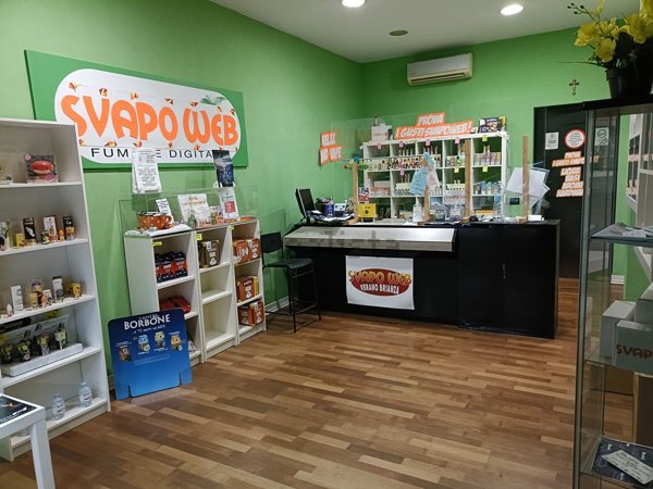 negozio in vendita a Verano Brianza