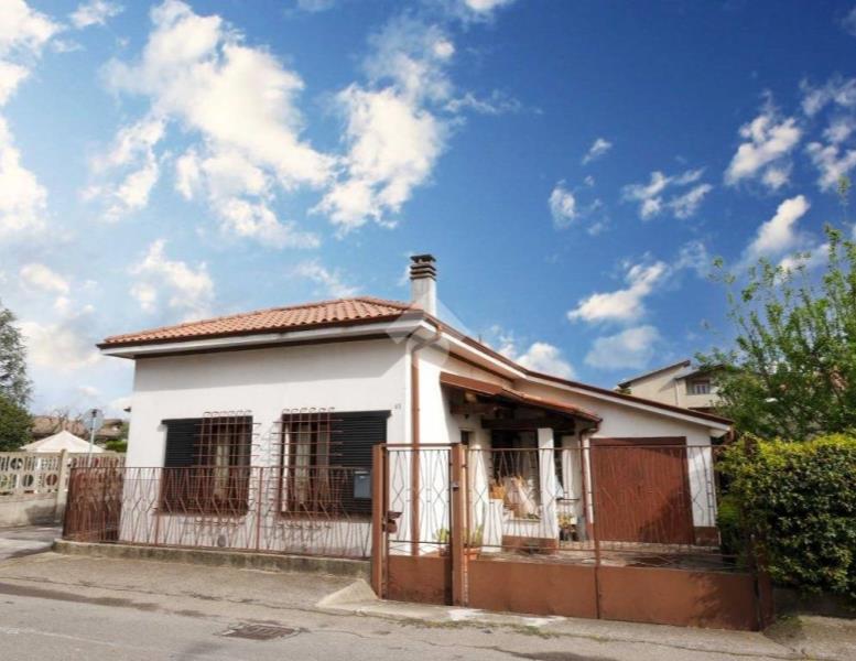 casa indipendente in vendita a Verano Brianza