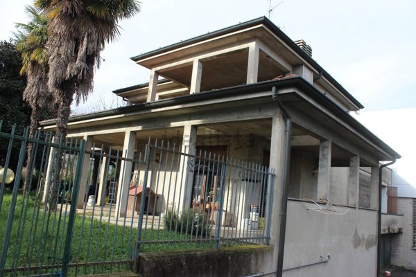casa indipendente in vendita a Verano Brianza