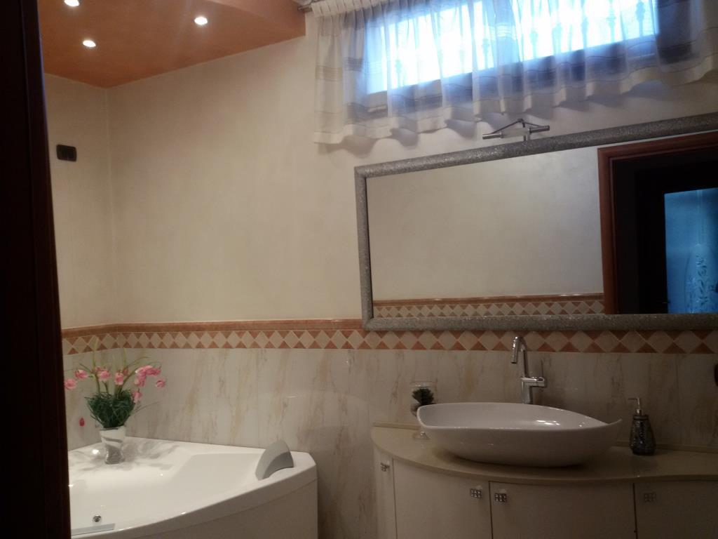 casa indipendente in vendita a Verano Brianza