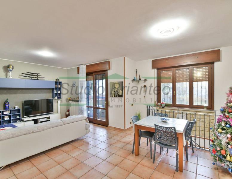 appartamento in vendita a Verano Brianza