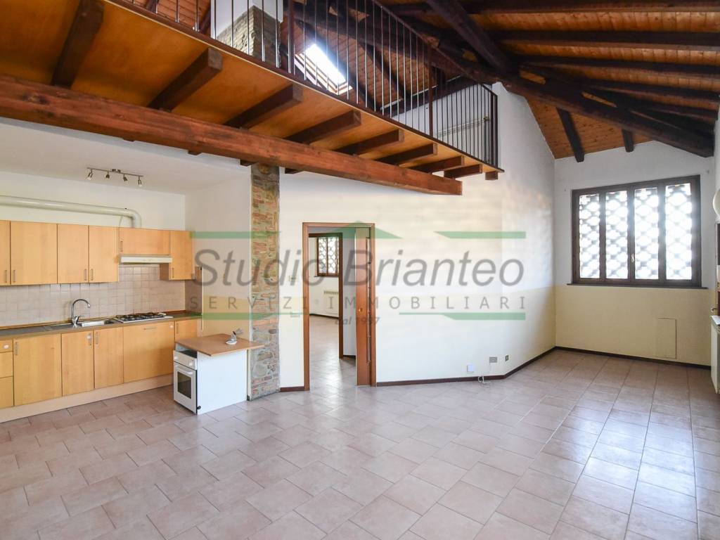 appartamento in vendita a Verano Brianza