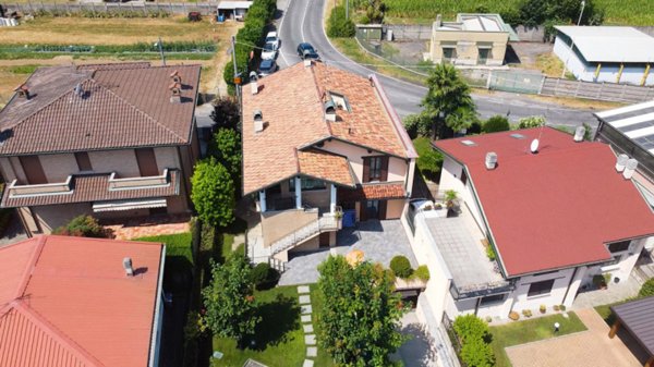 casa indipendente in vendita a Verano Brianza