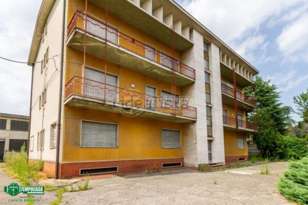 intera palazzina in vendita a Verano Brianza