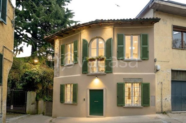 appartamento in vendita a Verano Brianza