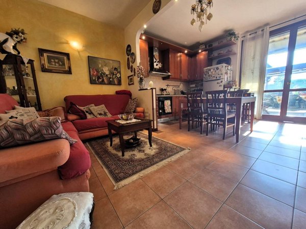 appartamento in vendita a Verano Brianza