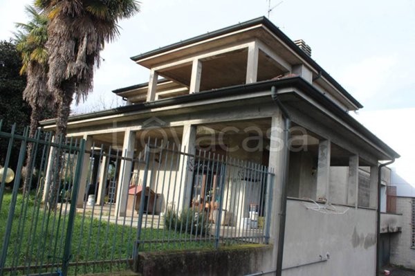 casa indipendente in vendita a Verano Brianza
