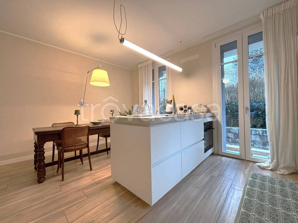 appartamento in vendita a Verano Brianza