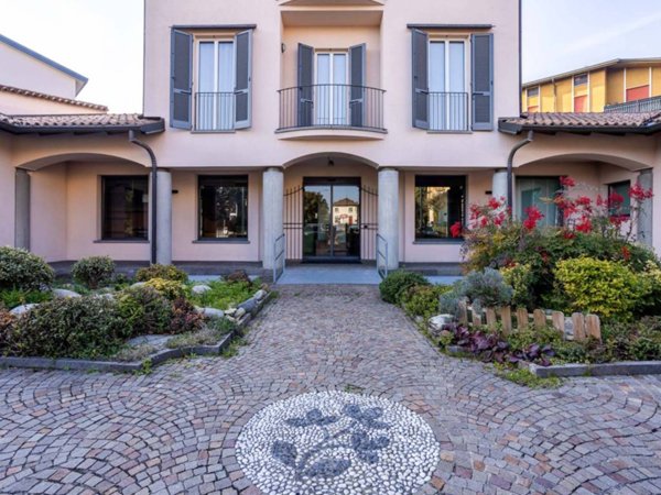 negozio in vendita a Verano Brianza