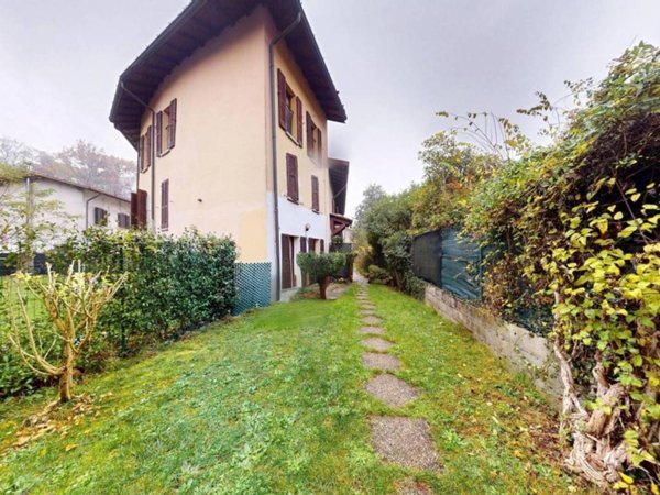 appartamento in vendita a Verano Brianza