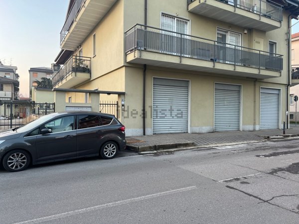 negozio in vendita a Verano Brianza