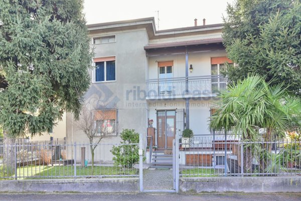 appartamento in vendita a Verano Brianza