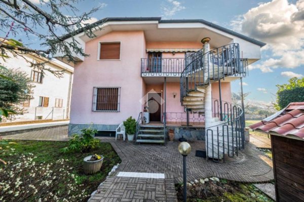 casa indipendente in vendita a Verano Brianza