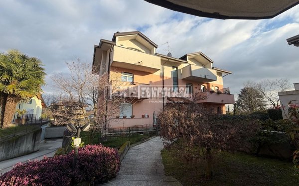 appartamento in vendita a Verano Brianza
