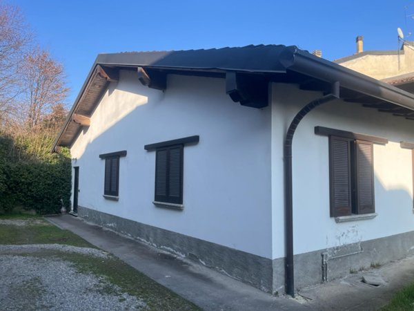 casa indipendente in vendita a Verano Brianza