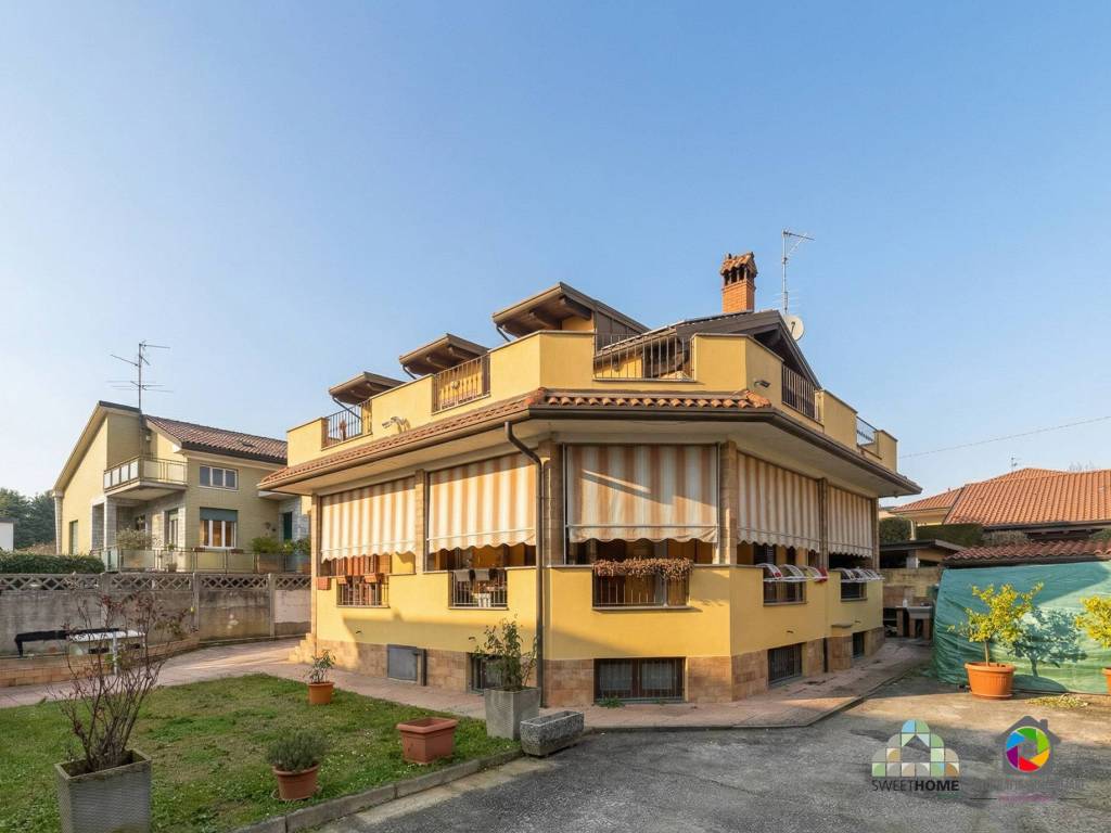 casa indipendente in vendita a Verano Brianza