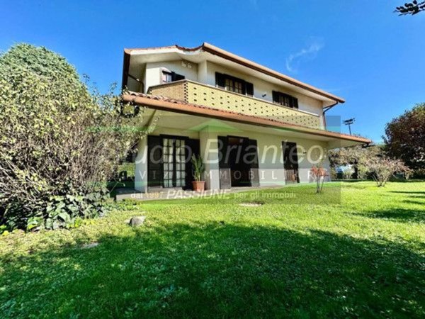 casa indipendente in vendita a Verano Brianza