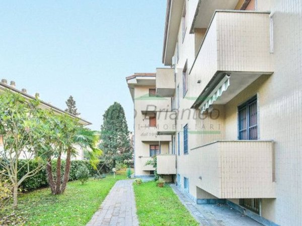 appartamento in vendita a Verano Brianza