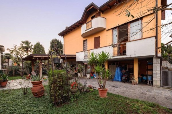 casa indipendente in vendita a Verano Brianza